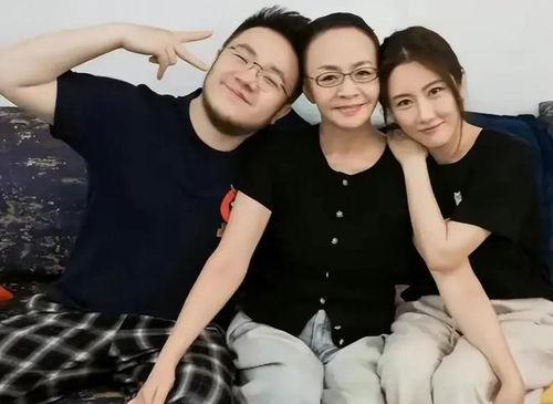 八卦娱乐吃瓜故事,揭秘娱乐圈背后的吃瓜故事